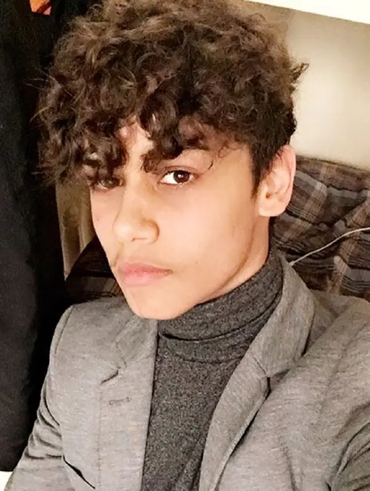 "Aku nggak ngomong bahasa Indonesia, tapi aku mau banget dan fokus belajar bahasa Arab juga," ucap Harris. (Instagram/officialharrisj)