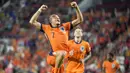 Gelandang Belanda Xavi Simons merayakan gol kelima timnya yang dicetak ke gawang  Bosnia-Herzegovina pada matchday pertama Grup 3 UEFA Nations League 2024/2025 di Stadion Phillips, Minggu (8/9/2024). (AP Photo/Peter Dejong)