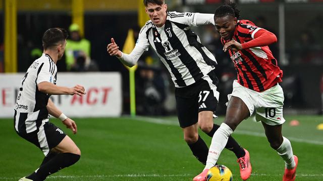 Skor Kacamata Warnai Hasil Pertandingan AC Milan Melawan Juventus