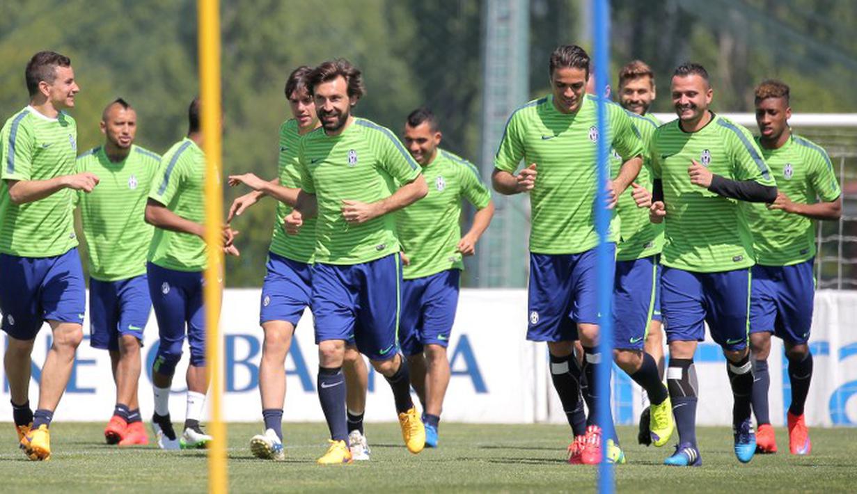 Andrea Pirlo diharapkan bisa membawa Juventus lolos ke babak semifinal Liga Champions usai 13 tahun absen. (MARCO BERTORELLO / AFP)
