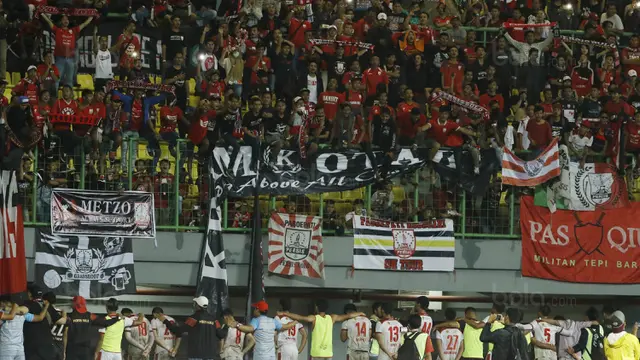 Persis Solo