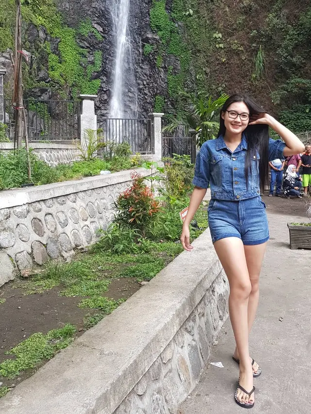 Potret Nella Kharisma Pakai Celana Pendek, Jadi Sorotan
