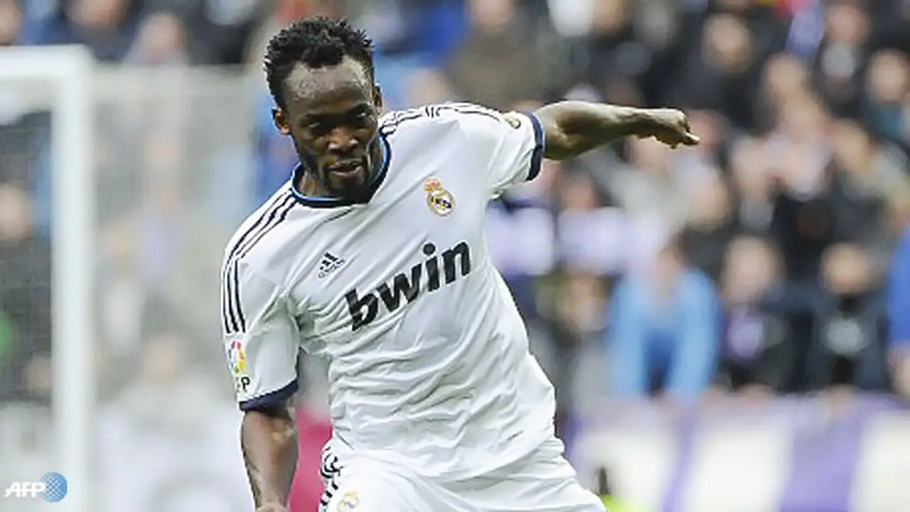 michael-essien-balik-130405a.jpg