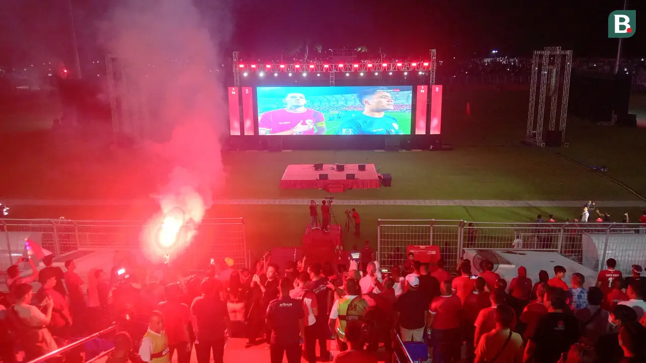 FOTO Nonton Bareng Timnas Indonesia U-23 di Stadion Tambaksari