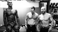 Heboh! Mark Zuckerberg Foto Bareng Bintang UFC Israel Adesanya dan Alex Volkanovski, Badan Berotot Bos Facebook Bikin Netizen Salfok. (Doc: Instagam |&amp;nbsp;stylebender)