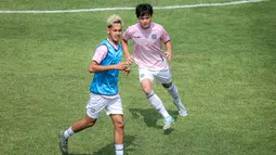 Pemain Timor Leste U-20, Tiago William Torres Lay saat melakukan latihan resmi jelang Kualifikasi Piala Asia U-20 di Lapangan B, SUGBK, Senayan, Jakarta, Selasa (24/09/2024). (Bola.com/Bagaskara Lazuardi)