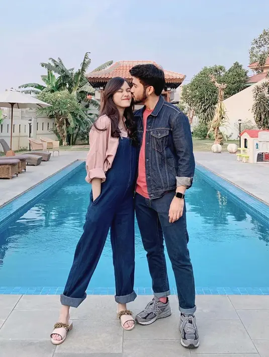 Di Instagram, Annisa dan Annov juga kerap membagikan momen kebersamaan mereka. (Liputan6.com/IG/@annissanns)