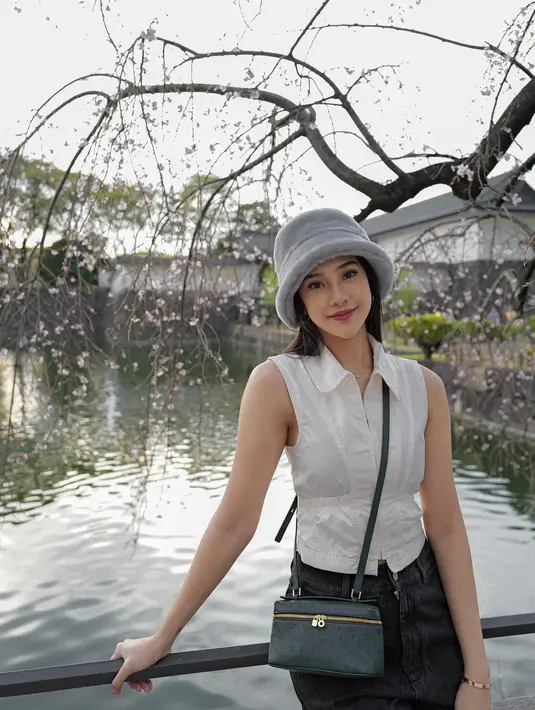 Anya Geraldine baru saja mengunggah beberapa potret dirinya sedang berada di Jepang. Kecantikan Anya di sini disorot dan mendapatkan banyak pujian netizen. [Foto: Instagram/anyageraldine]
