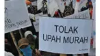Jika ini terus dibiarkan, bukan tidak mungkin jumlah tenaga kerja yang terkena PHK tahun ini sama seperti tahun 2015.