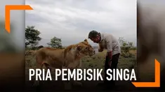 Kevin Richardson memiliki hubungan khusus dengan sejumlah singa. Oleh karena itu ia dijuluki sebagai si pembisik singa.