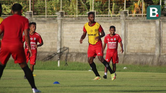 Bek Bali United, Wellington Carvalho.