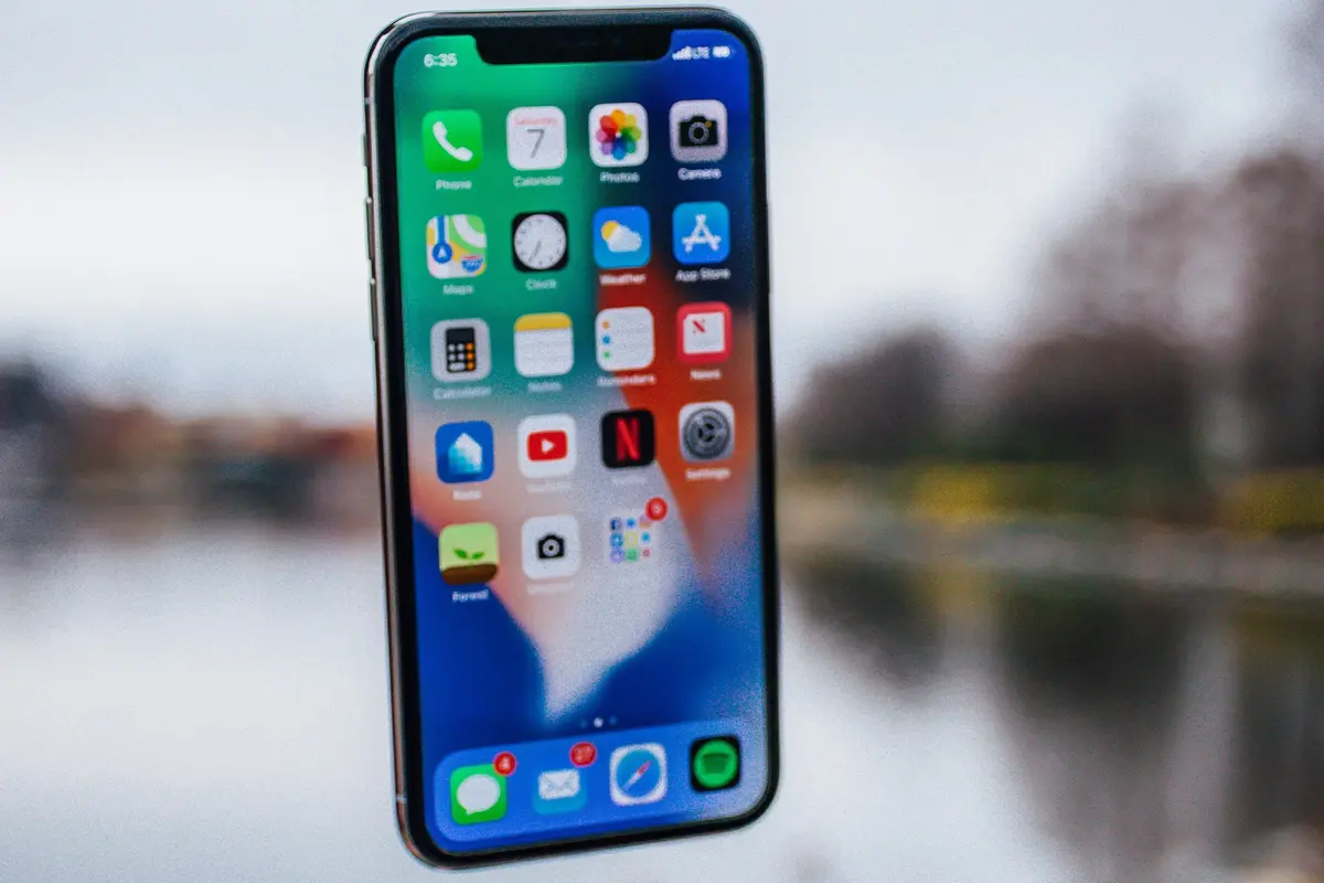 Ilustrasi Aplikasi iPhone
