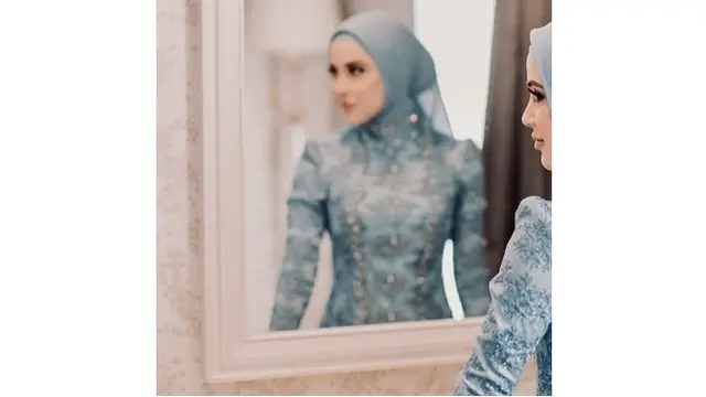 6 Momen Pertunangan Yislam Kakak Fadil Jaidi, Paras Calon Istri Curi Perhatian