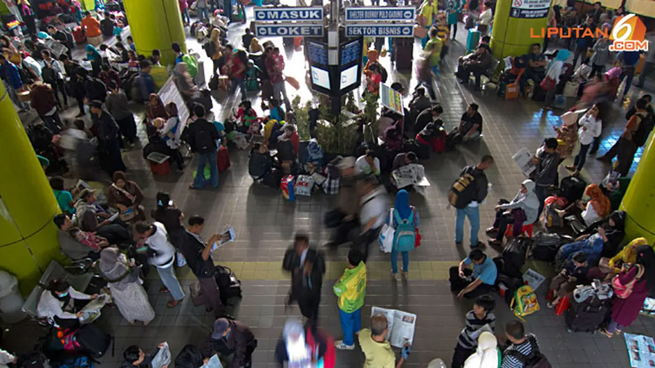 gambir-mudik-130805b.jpg