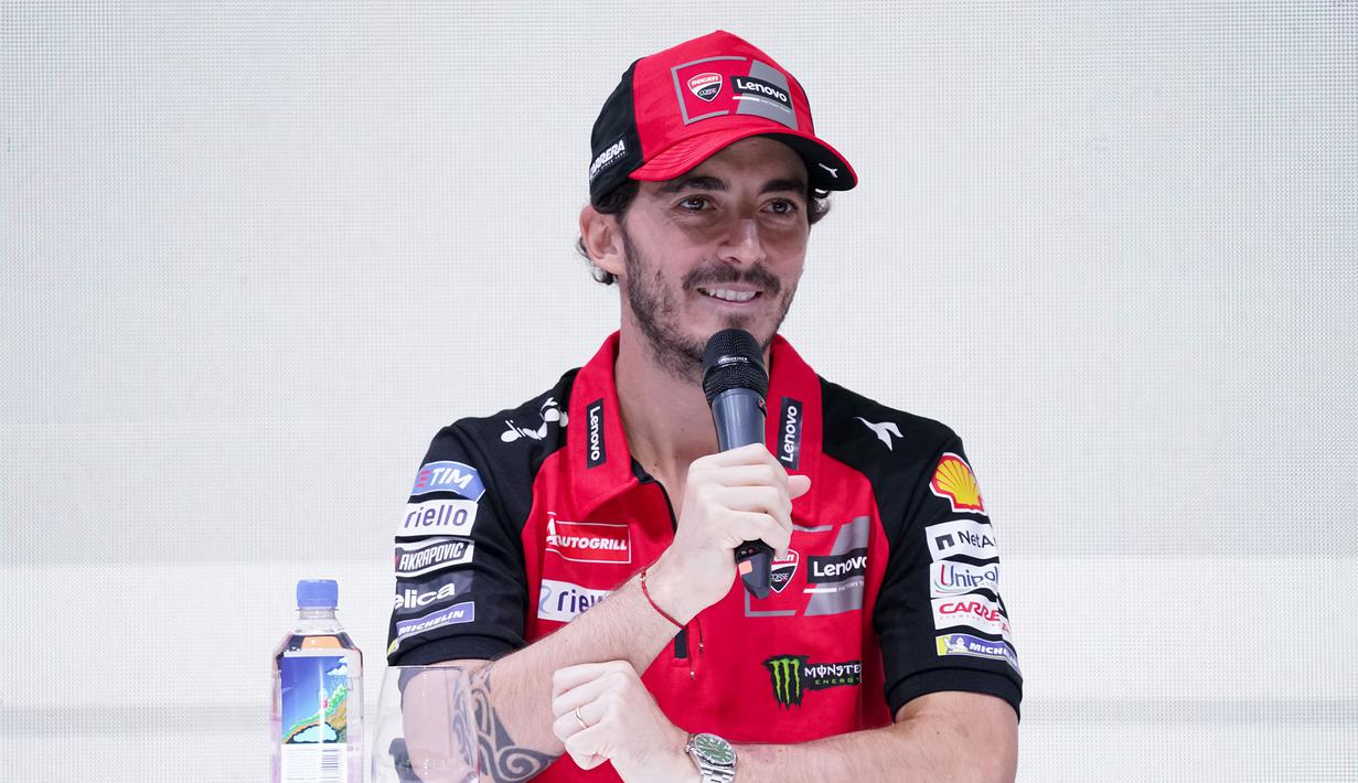 <p>Pembalap Ducati Corse Francesco Bagnaia memberikan pernyataan pada Konferensi Pers Shell Advance dan Ducati Corse di Jakarta (25/09). (Dok. Shell Advance)</p>