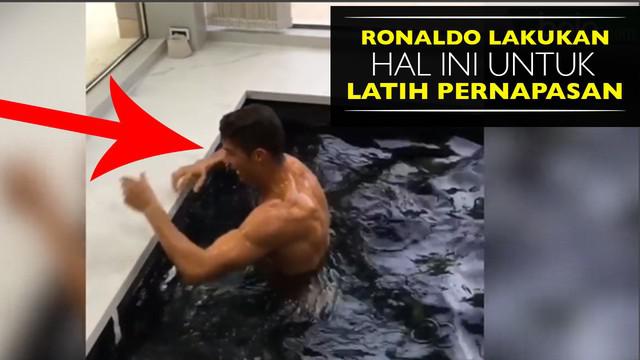 Video Cristiano Ronaldo berolah raga renang di rumah pribadinya untuk selalu berlatih walaupun sedang tak bersama tim Real Madrid.