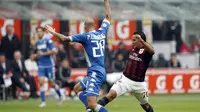 Carlos Bacca tentukan kemenangan Milan atas Sassuolo (Liputan6.com/REUTERS/Alessandro Garofalo)