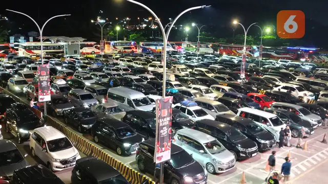 Situasi di Dermaga Eksekutif Pelabuhan Merak. (Selasa, 09/04/2024). (Yandhi Deslatama/Liputan6.com).