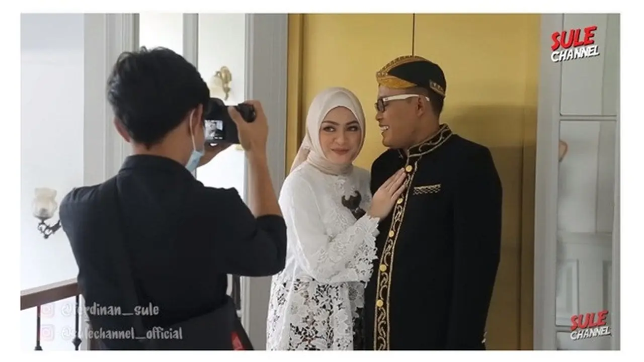 8 Potret Prewedding Sule dan Nathalie Holscher, Mesra Banget