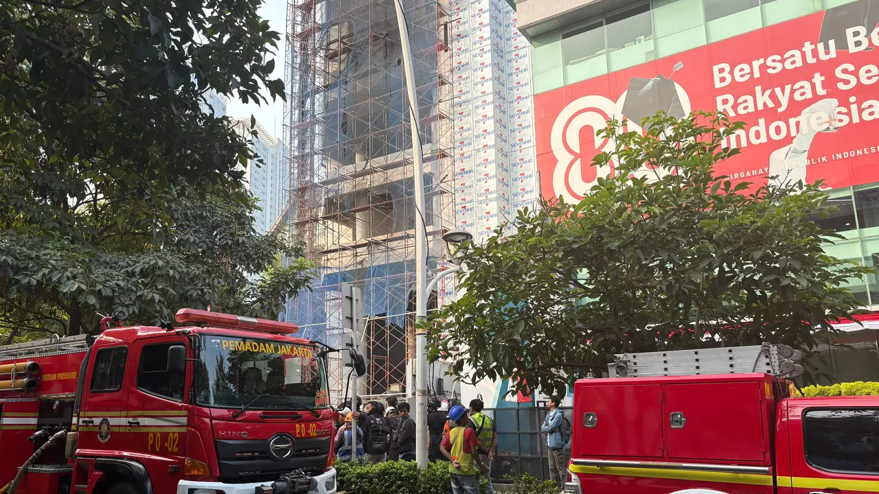 _Kebakaran Gedung di Kawasan Cikini, 10 Orang Sempat Terjebak Berhasil Dievakuasi