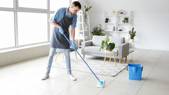 10 Cara Bikin Lantai Keramik Rumah Mengkilap Seperti Baru Lagi