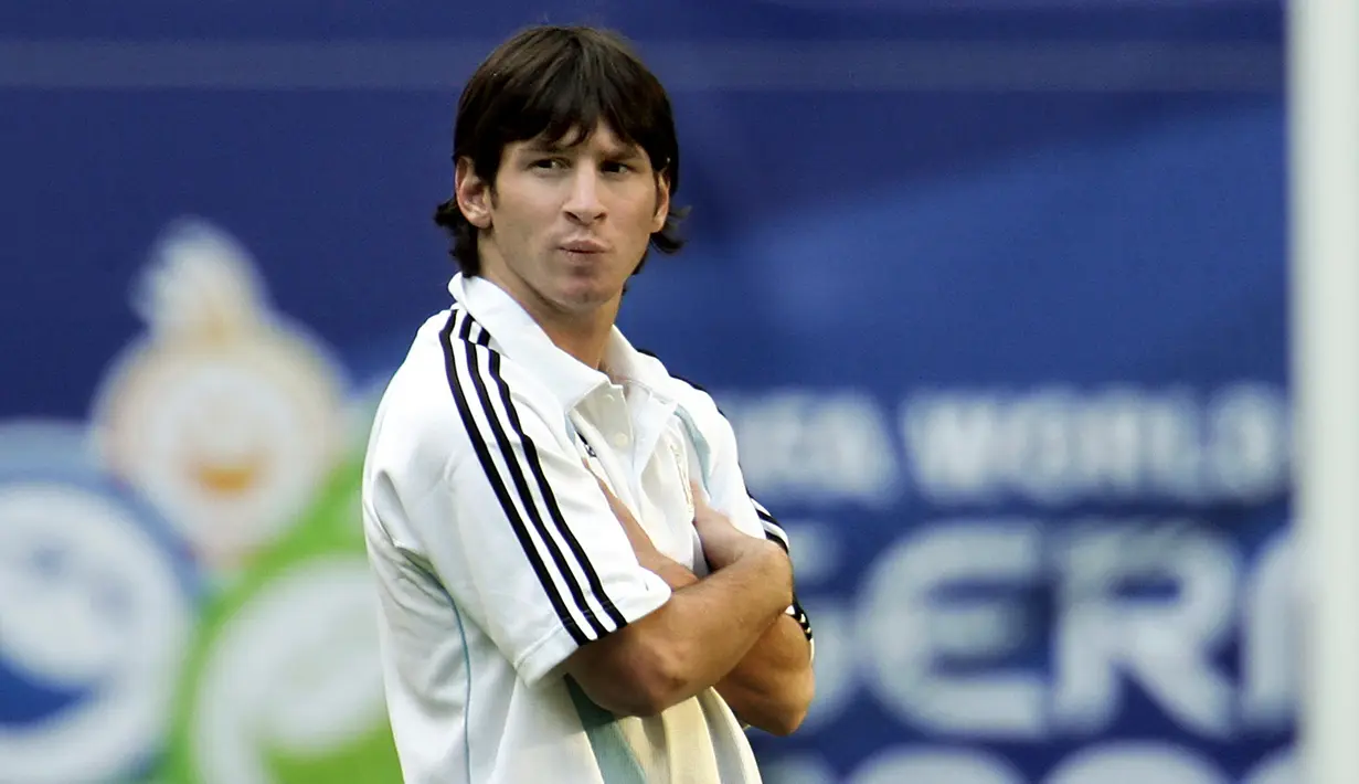 Lionel Messi pada tahun 2006 ketika sedang latihan jelang pertandingan Argentina melawan Pantai Gading di ajang Piala Dunia FIFA 2006 . (AFP/Timothy A Clary)