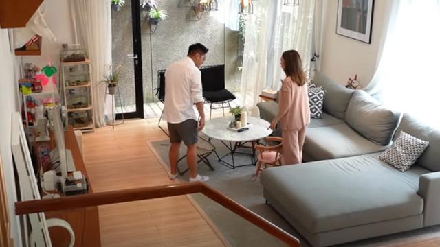 Gisel saat menunjukkan kediamannya kepada Boy William