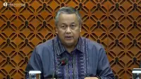 Gubernur Bank Indonesia Perry Warjiyo dalam konferensi pers, Kamis (21/9/2023). (Tira/Liputan6.com)