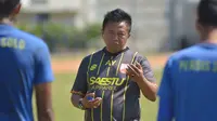 Agus Yuwono, kembali dipercaya melatih Persis Solo. (Bola.com/Vincentius Atmaja)