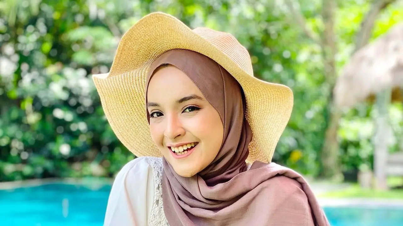 Janji Banyak Senyum, Ini 6 Momen Kenangan Nabila Ishma Tertawa Lepas Bareng Eril