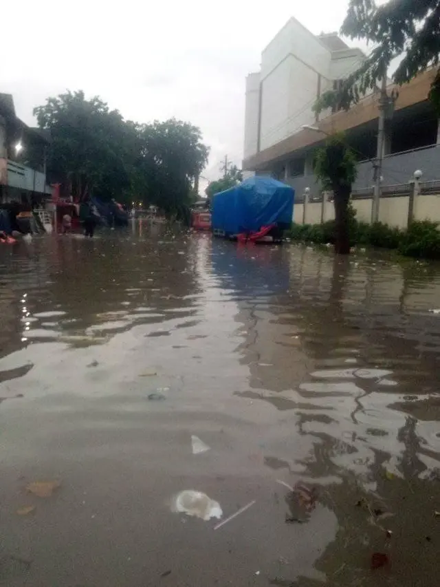 6 Potret Terkini Jalan di Semarang, Banjir di Momen Jateng 2 Hari di Rumah
