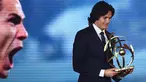Penyerang PSG, Edinson Cavani memegang trofi Pemain Terbaik Liga Prancis pada upacara penghargaan yang digelar UNFP di Paris, Senin (15/5). Penghargaan ini jadi yang pertama untuk Cavani sejak datang ke Prancis 2013 silam. (FRANCK FIFE/AFP)
