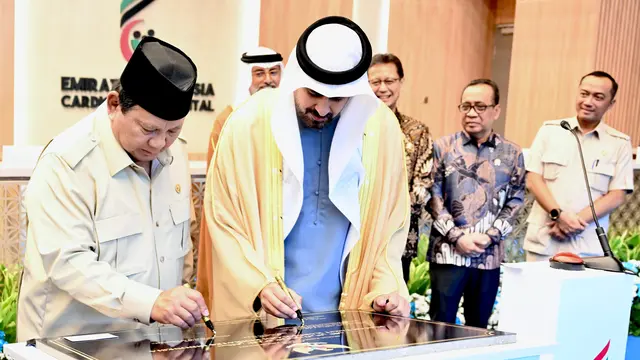 Presiden Prabowo Subianto menyaksikan pertukaran Pernyataan Kehendak (Letter of Intent/LoI) antara Yayasan Khalifa bin Zayed Al Nahyan, Uni Emirat Arab (UEA) dan Kemenag RI.