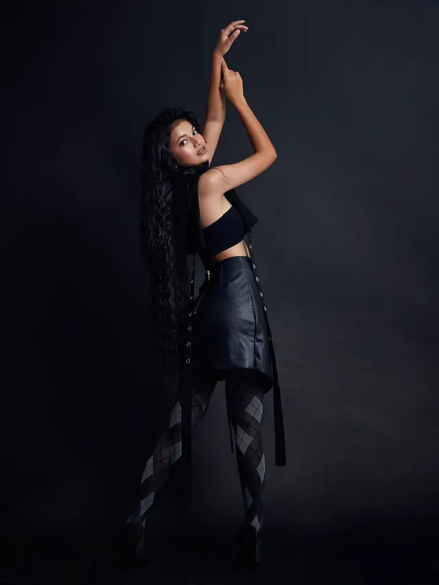 Gaya Pemotretan Ratu Sofya dan Emiliano Cortizo Bertajuk 'Pretty Gangster'. (Sumber: Instagram/aldosinarta)