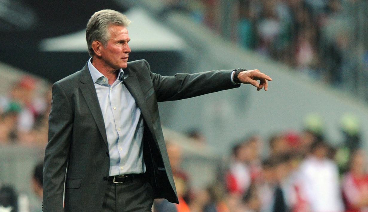 Jupp Heynckes. Didatangkan Real Madrid pada awal musim 1997/1998 dari Tenerife. Meski hanya semusim di Real Madrid, ia langsung mempersembahkan trofi Liga Champions untuk Real Madrid usai mengalahkan Juventus 1-0 dalam partai final di Amsterdam Arena, 20 Mei 1998. (AFP/Christof Stache)