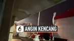 Hujan dan angin kencang melanda wilayah Ngawi Jawa Timur hari Kamis (7/11). Tipuan angin  sempat menerbangkan tenda di alun-alun kota Ngawi.