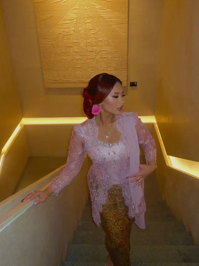 Zahwa Massaid cantik berkebaya (Instagram/zahwamassaid)