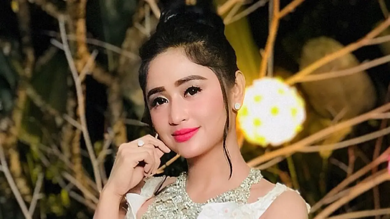 Dewi Perssik