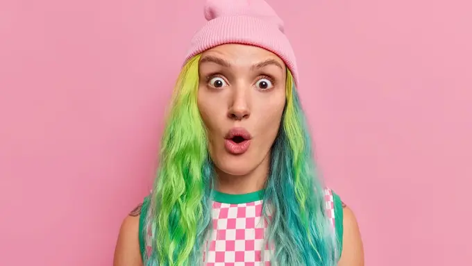 Ilustrasi rambut berwarna/freepik.com/wayhomestudio