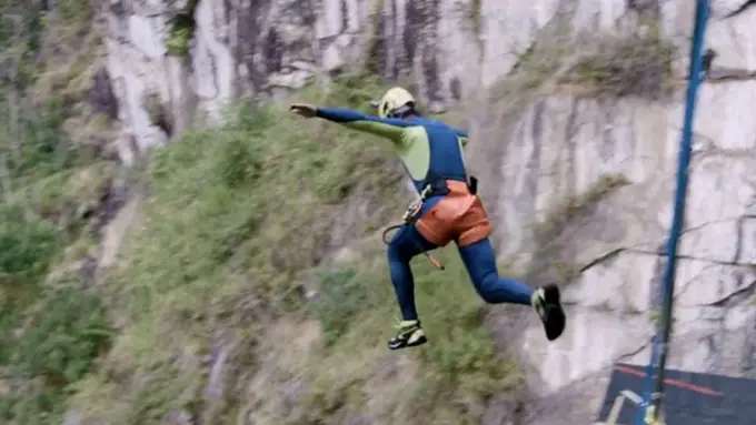 Sanggupkah Kamu Ikut 'Melompat' Bersama Cowok Ini?