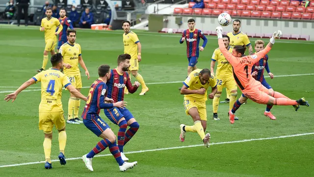FOTO: Kebobolan Penalti di Menit Akhir, Barcelona Diimbangi Cadiz