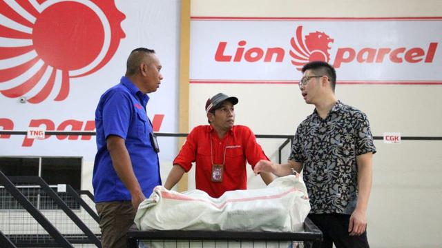 PT Lion Express atau lebih dikenal dengan nama Lion Parcel akan mengoperasikan tempat penimbunan sementara (TPS) di Kawasan industri unas satu blok 2Q dan R Batam Center, Batam.