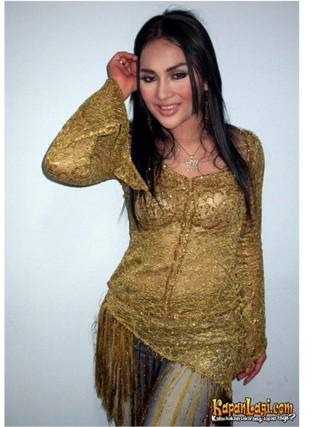 6 Potret Lawas Lilis Karlina saat Aktif Jadi Pedangdut, Pemilik Goyang Karawang