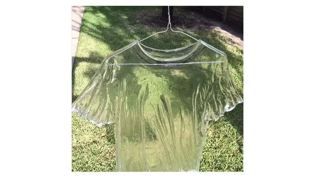 7 Desain Baju Ini Nyeleneh Banget, Bikin Gagal Paham