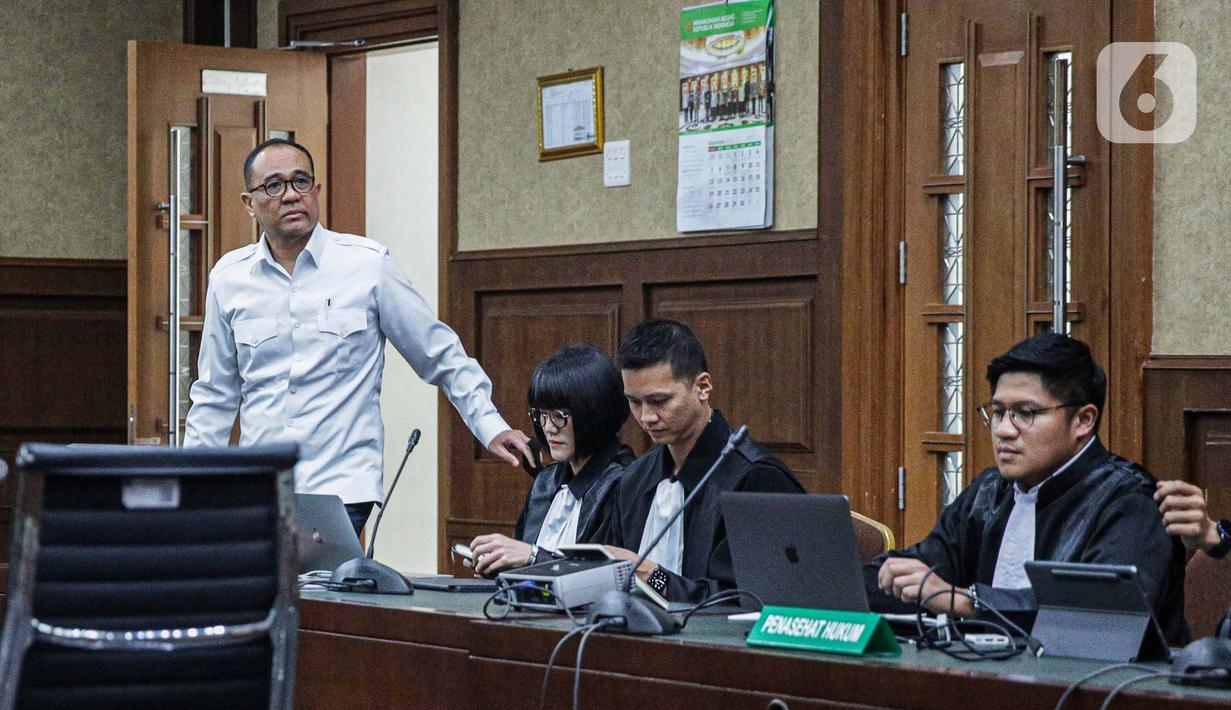 Tim Jaksa Komisi Pemberantasan Korupsi (KPK) menghadirkan sejumlah saksi dalam sidang perkara gratifikasi mantan pejabat Ditjen Pajak Kemenkeu, Rafael Alun Trisambodo. (Liputan6.com/Faizal Fanani)