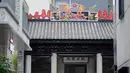 Para turis mengunjungi kota kuno Nantou di Distrik Nanshan, Shenzhen, Provinsi Guangdong, China selatan (29/8/2020). Dengan sejarah hampir 1.700 tahun, kota kuno Nantou kini menjadi objek wisata. (Xinhua/Mao Siqian)
