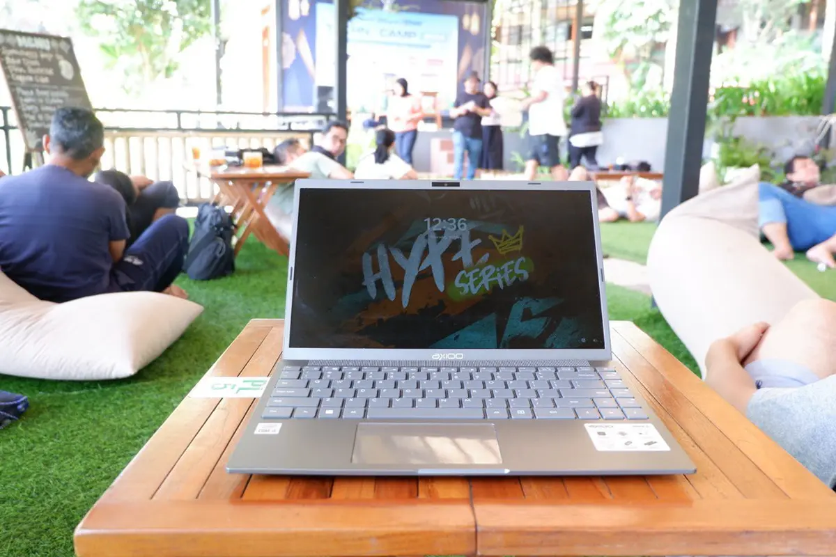 Axioo Hype 5 AMD, laptop dengan bobot ringan dan baterai yang tahan lama, cocok buat bekerja di luar kantor/ rumah.