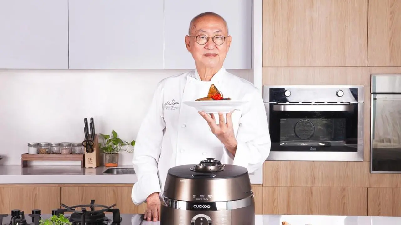 Kesempurnaan Keluarga Bersama Cuckoo di Momen Imlek