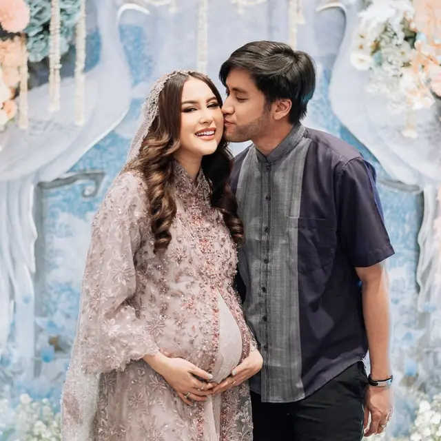 6 Potret Tasyakuran Kehamilan Artis di 2024, Lesti Kejora Sekaligus Gender Reveal