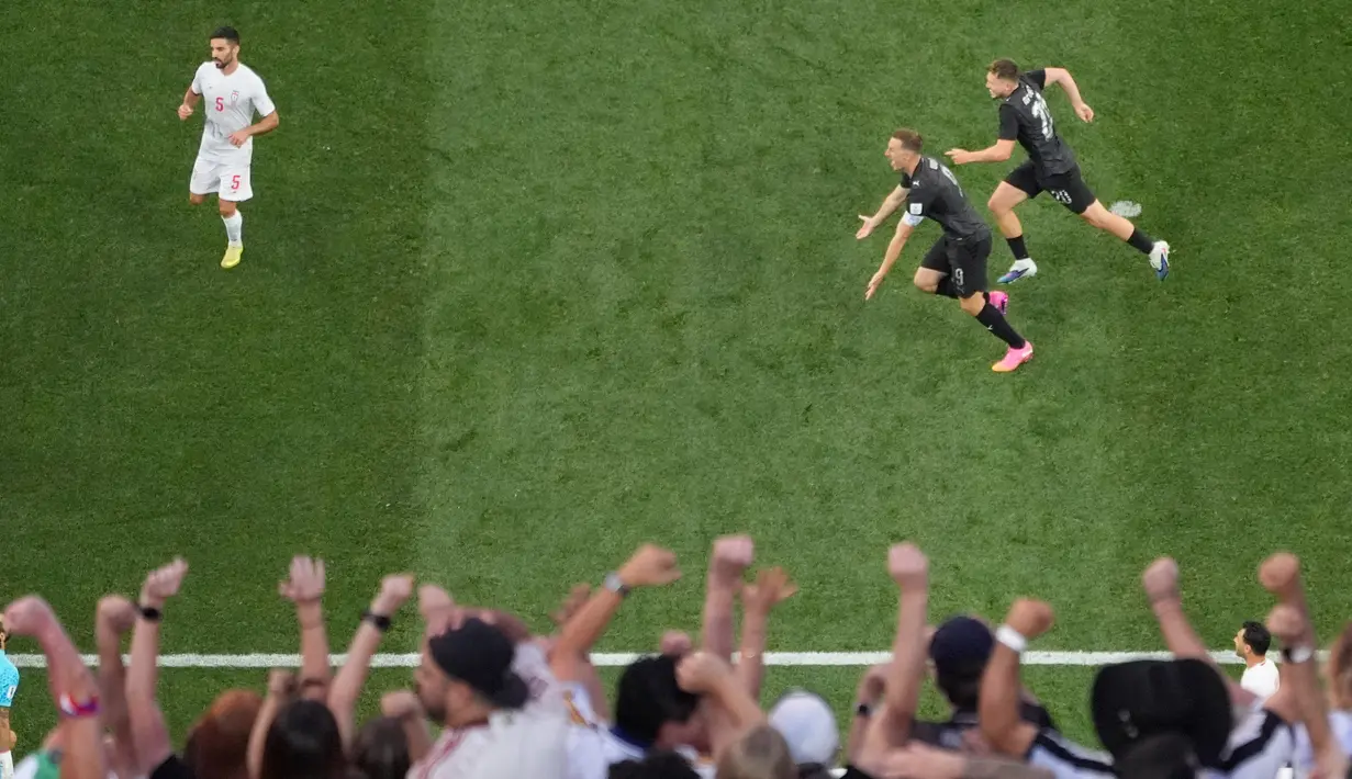Selandia Baru juga mengantongi satu angka dari laga pembuka mereka. Tambahan poin ini menjadi modal berharga bagi wakil Oseania tersebut untuk menghadapi pertandingan selanjutnya di fase grup. (AP Photo/Mark J. Terrill)